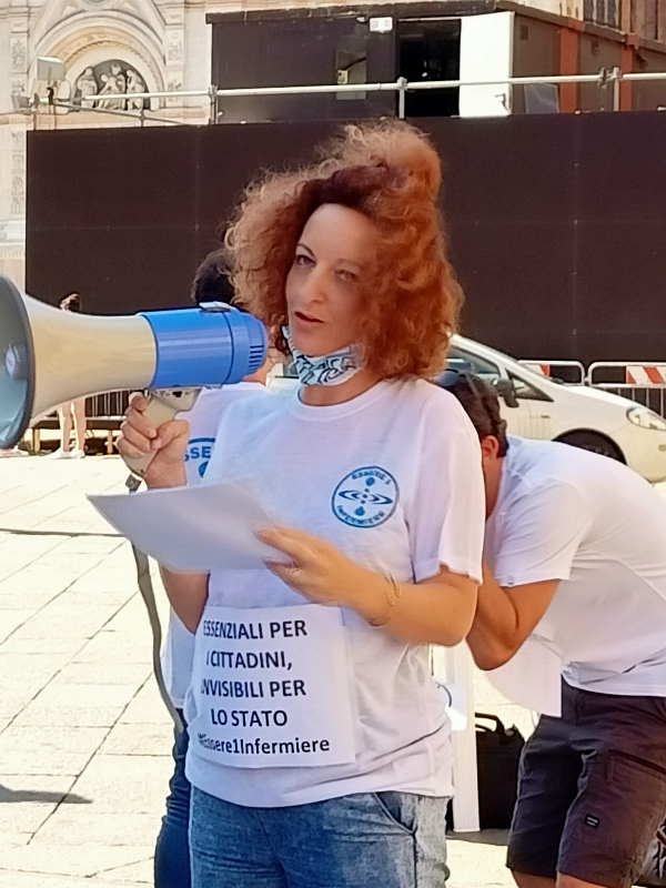 manifestazione infermiere lettura proclama