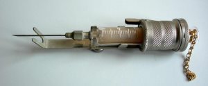 Buscher automatic injector