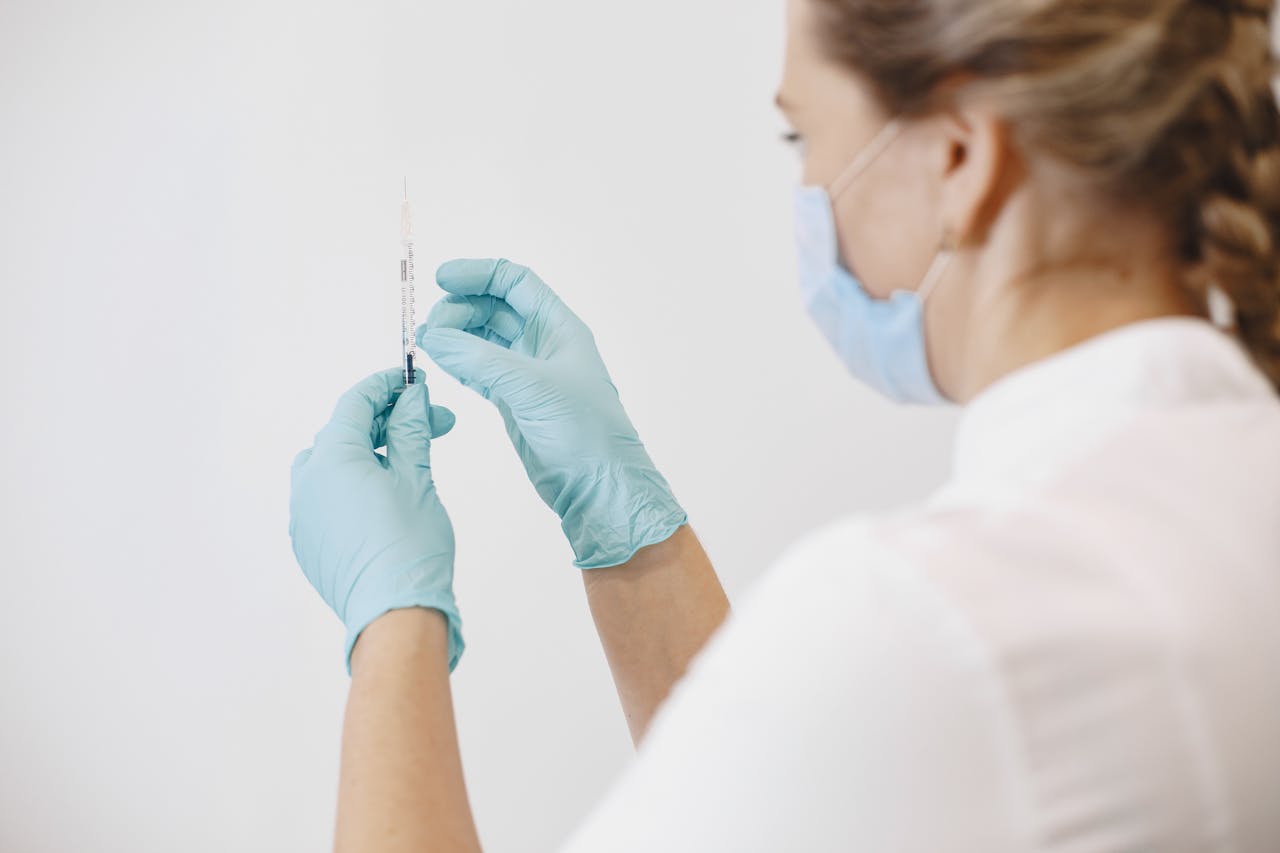 iniezione infermiera