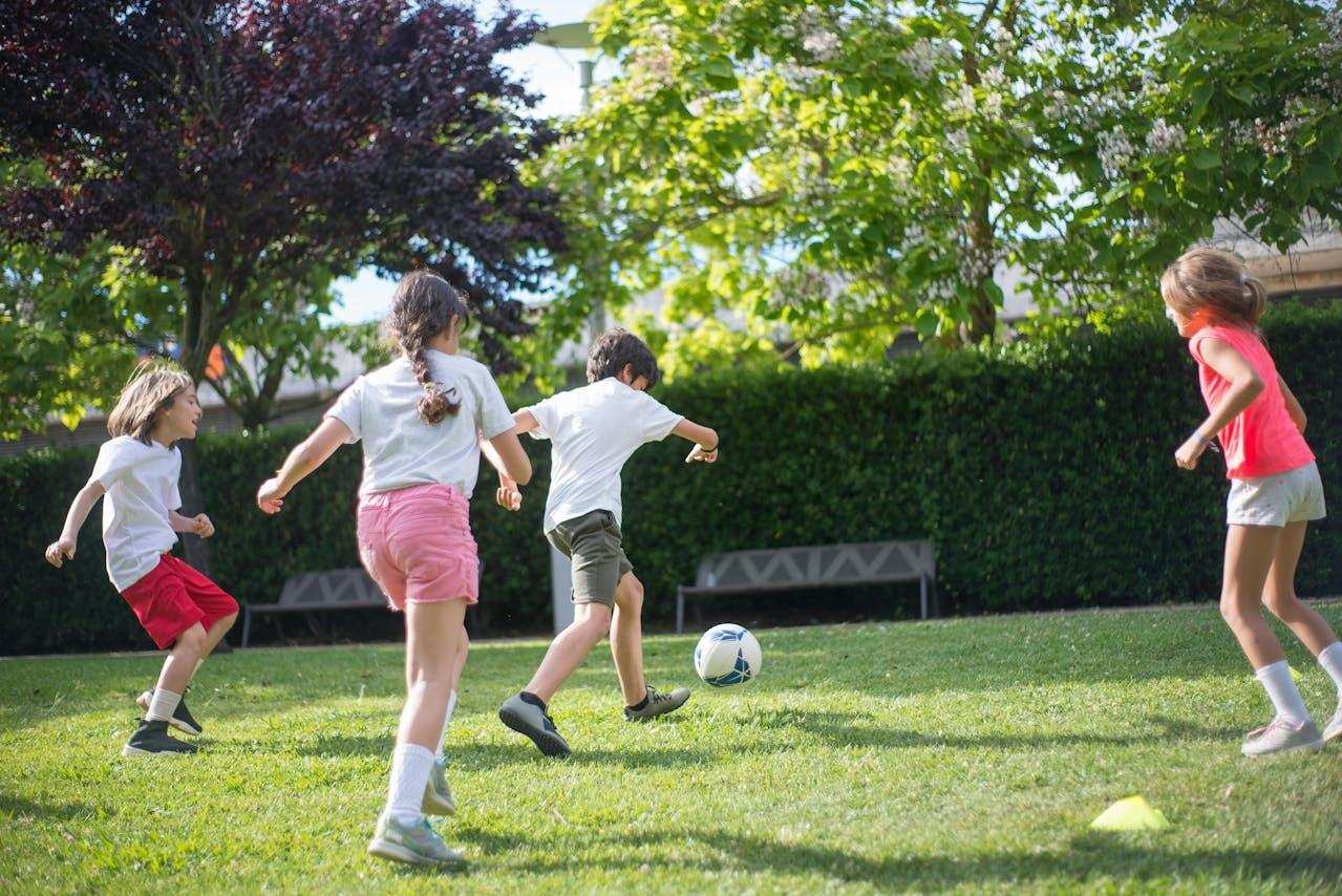 bambini che giocano