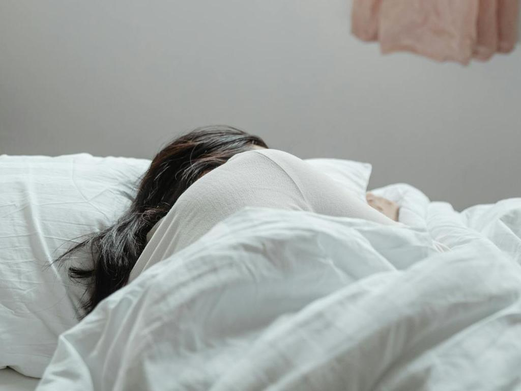 Sleep tourism, ragazza che dorme